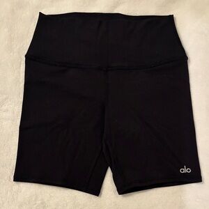 ALO YOGA bike shorts size S
